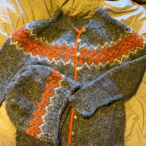 Icelandic wool sweater & hat - Picture 1 of 2